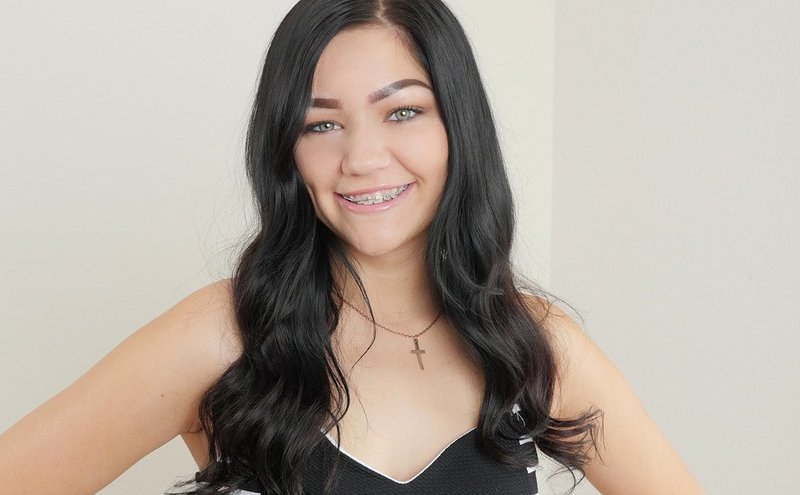 Нина, 25